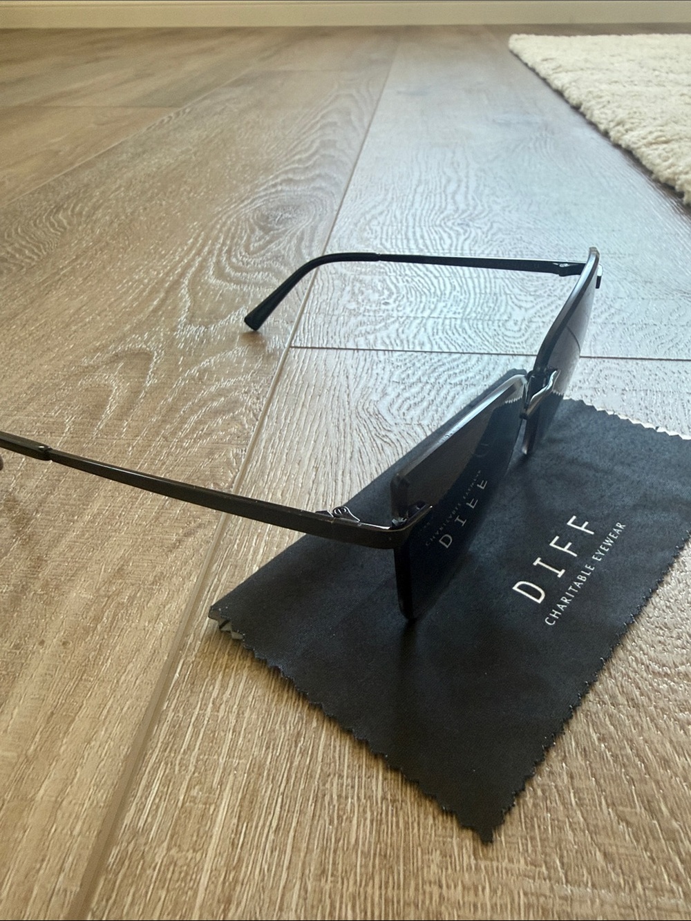 Gradient Gray Oversized Rimless Sunglasses - Women - Picture 3 of 8